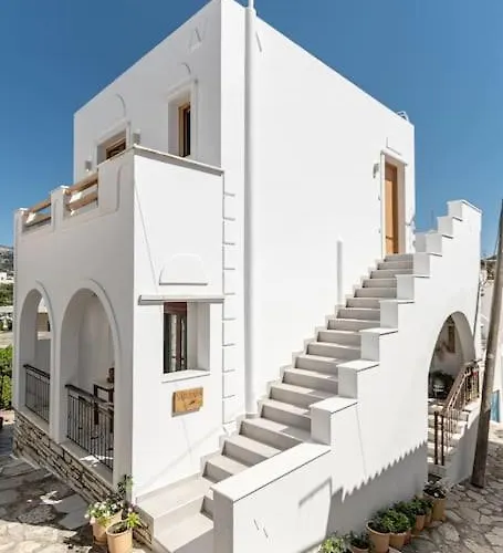 Saronada Apartment *