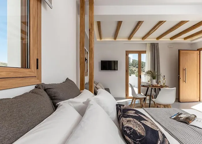 Saronada Apartment *